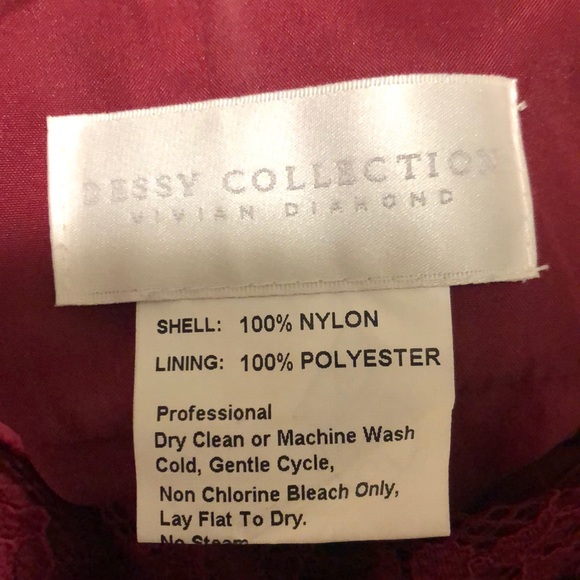 „Host pick“ Dessy Collection Bridesmaids Dress - Picture 9 of 10